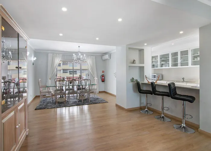 Marina Penthouse Luxury Апартаменты *