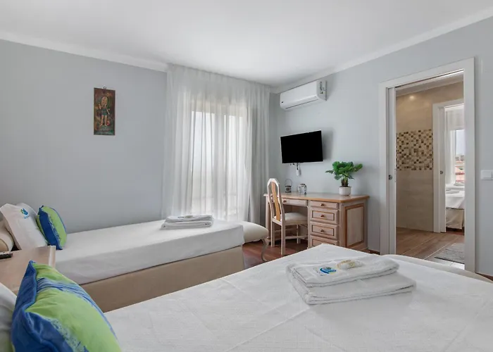 Апартаменты Marina Penthouse Luxury Виламура
