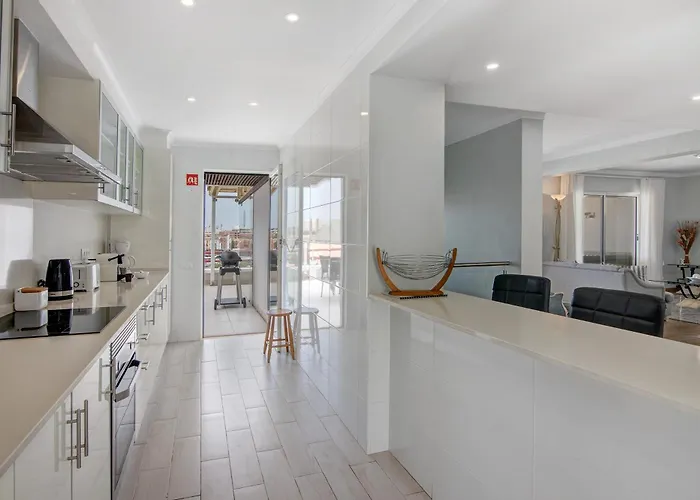 Marina Penthouse Luxury Виламура