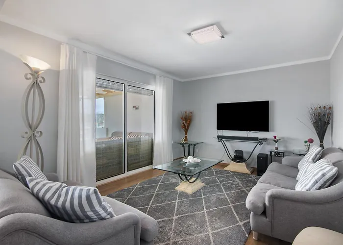 Marina Penthouse Luxury Апартаменты Виламура