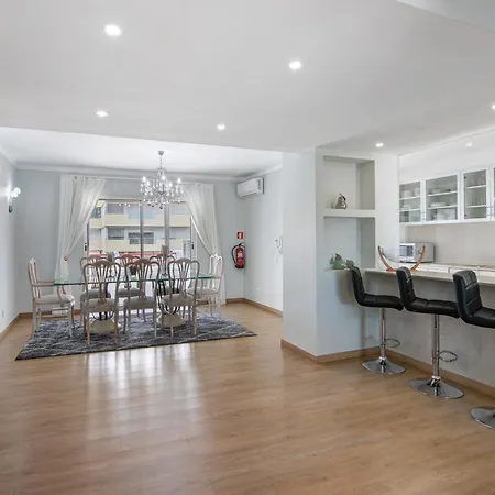 Marina Penthouse Luxury 公寓