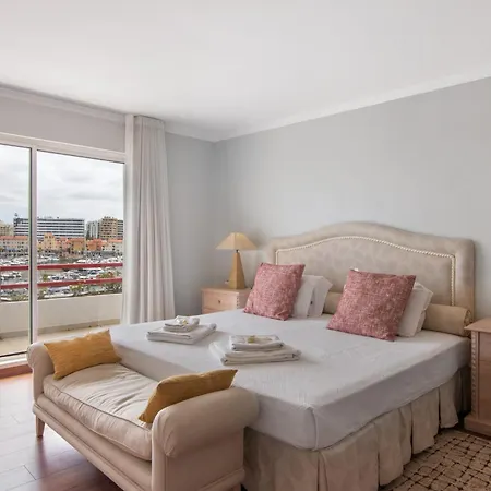 Marina Penthouse Luxury